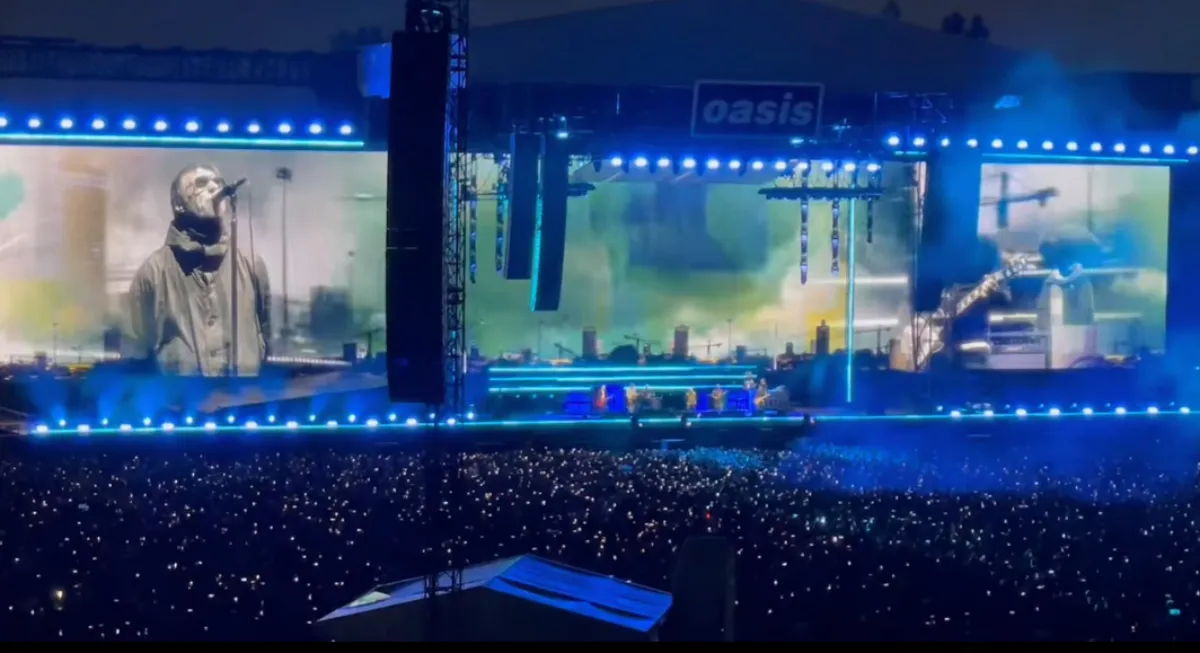 El concierto de Oasis duró dos hora donde hicieron un repaso de su historia musical / Redes Sociales