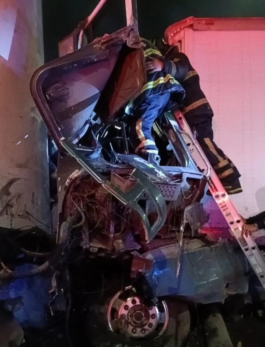 El accidente ocurrió pasadas las tres de la mañana / Redes Sociales