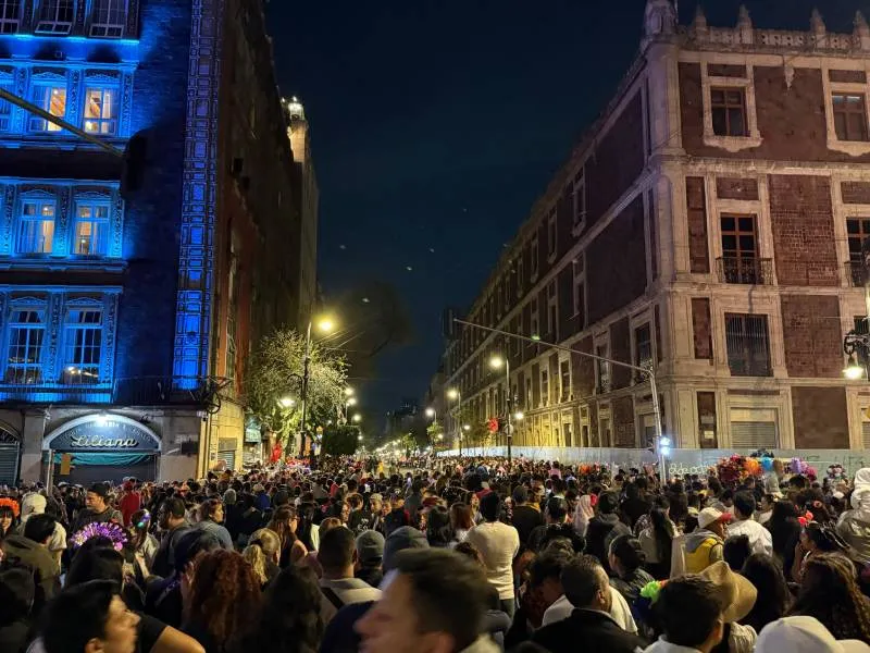 El horario para visitar la Ofrenda Monumental es de 10:00 AM a 9:00 PM/Gobierno CDMX