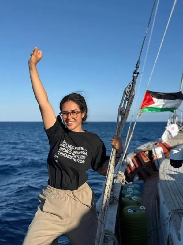 La mexicana Arlin Medrano iba en una de las embarcaciones detenidas / X: @arlinmedrano_