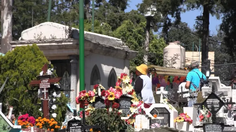 La policía CDMX mantendrá un operativos en todos los panteones / Redes Sociales
