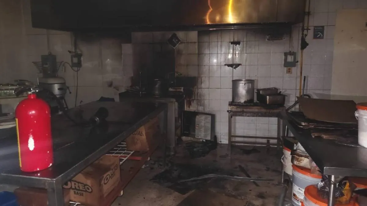 El incendio se originó en la cocina de la tienda Soriana/X