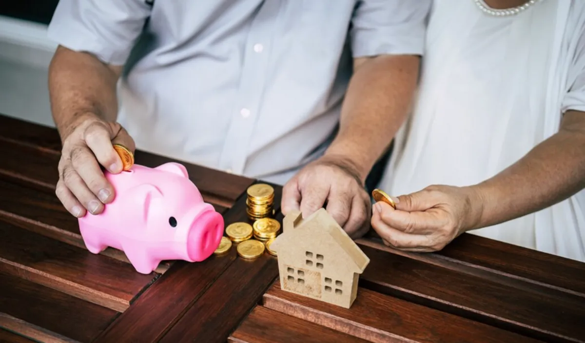 Hay que tener un mínimo de 850 semanas cotizadas para acceder a la pensión vitalicia / FREEPIK