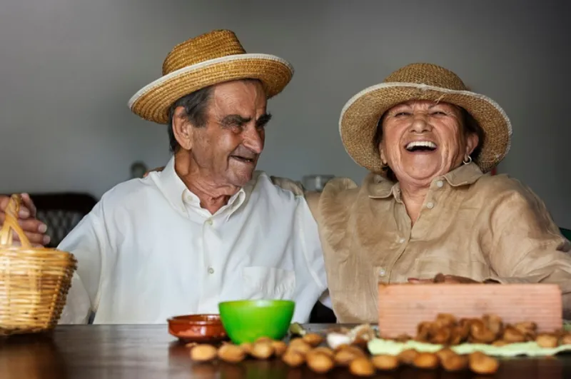 Es momento de que los pensionados tengan otro apoyo a su derecho / FREEPIK