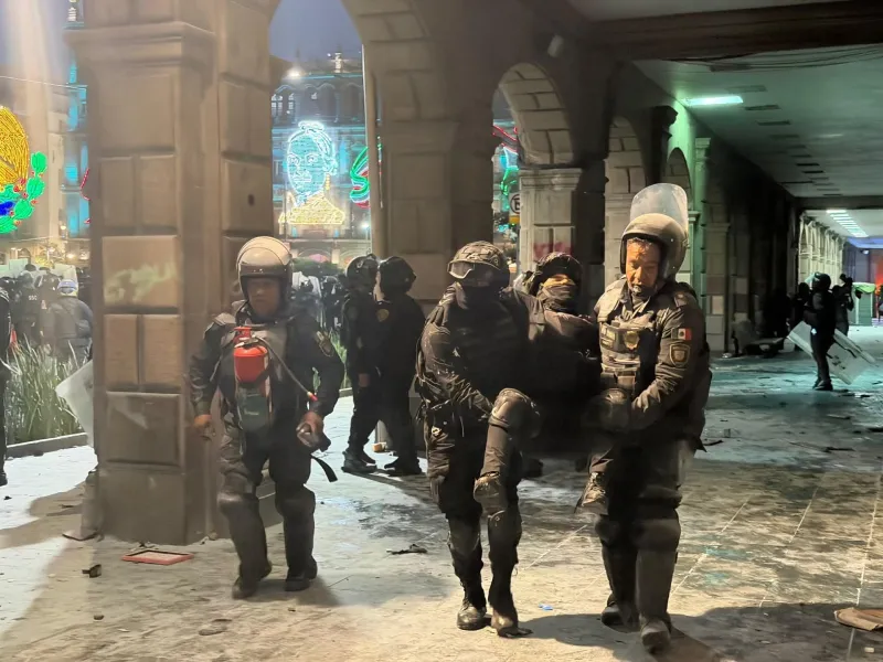 Los policías heridos fueron llevados a varios hospitales / Redes Sociales