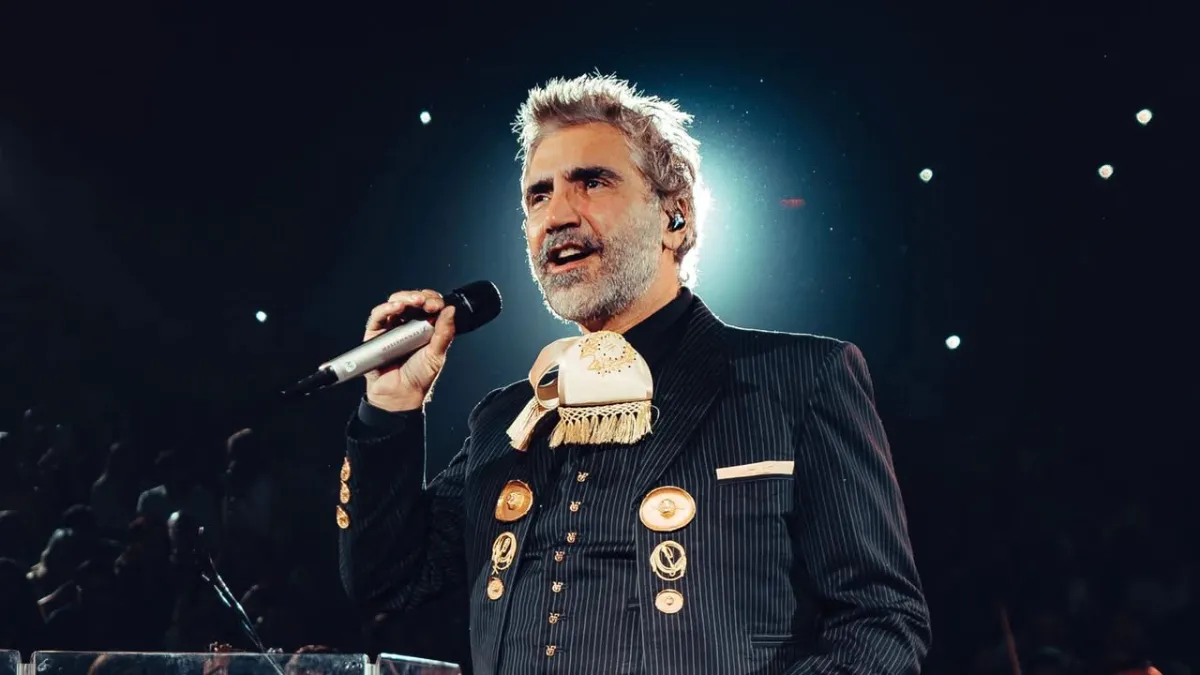 Una salmonelosis lo mandó directo al hospital / FB: @alejandrofernandezoficial