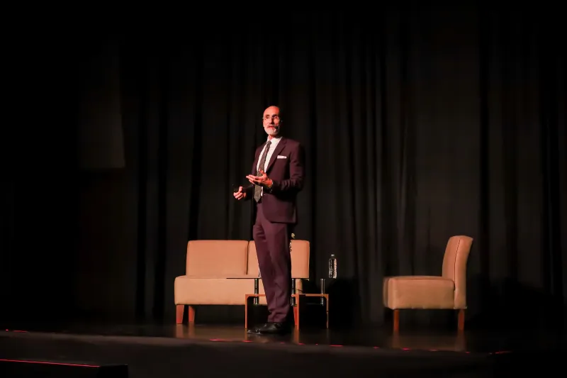 La conferencia de Brooks fue bien recibida por más de 2 mil personas / Especial