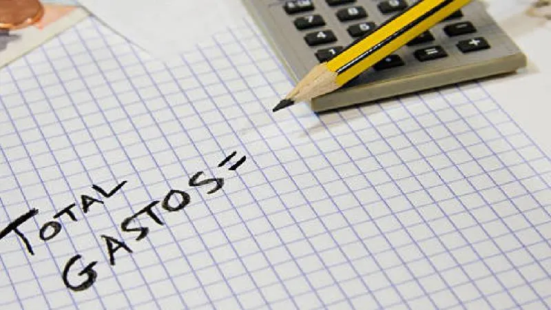 El SAT confirmó que en 2026 se mantendrán los gastos personales que pueden disminuir el pago del ISR./ Pixabay