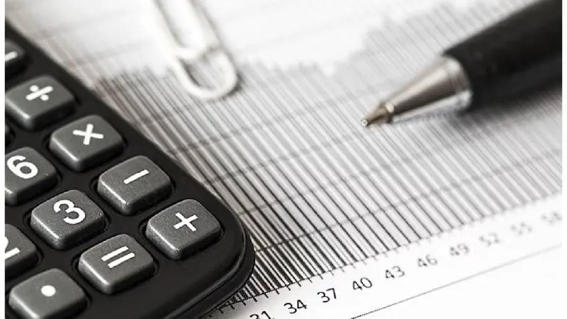 Gastos médicos, colegiaturas y aportaciones para el retiro seguirán siendo deducibles el próximo año, según el SAT./ Pixabay