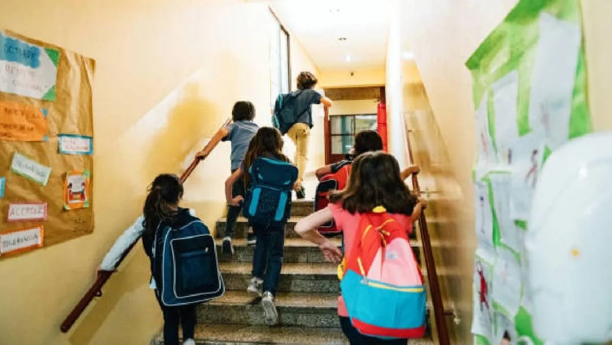 los pagos por colegiaturas en instituciones privadas y transporte escolar obligatorio podrán deducirse en la declaración anual. / Pixabay