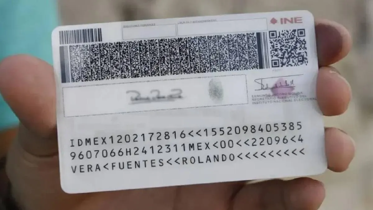 Con este cambio, el instituto busca consolidar a la credencial de elector como el documento de identificación más seguro. / RS