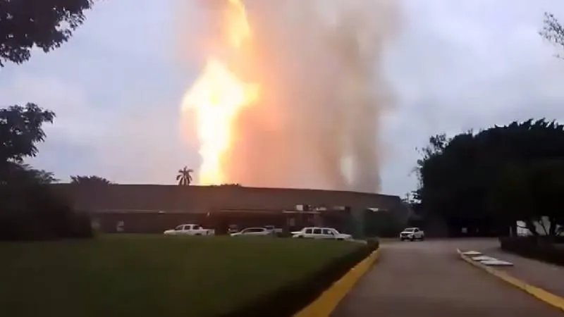 Los elementos fueron trasladados a hospitales de la región, donde se reportan estables./X/@Elcentinelamx1