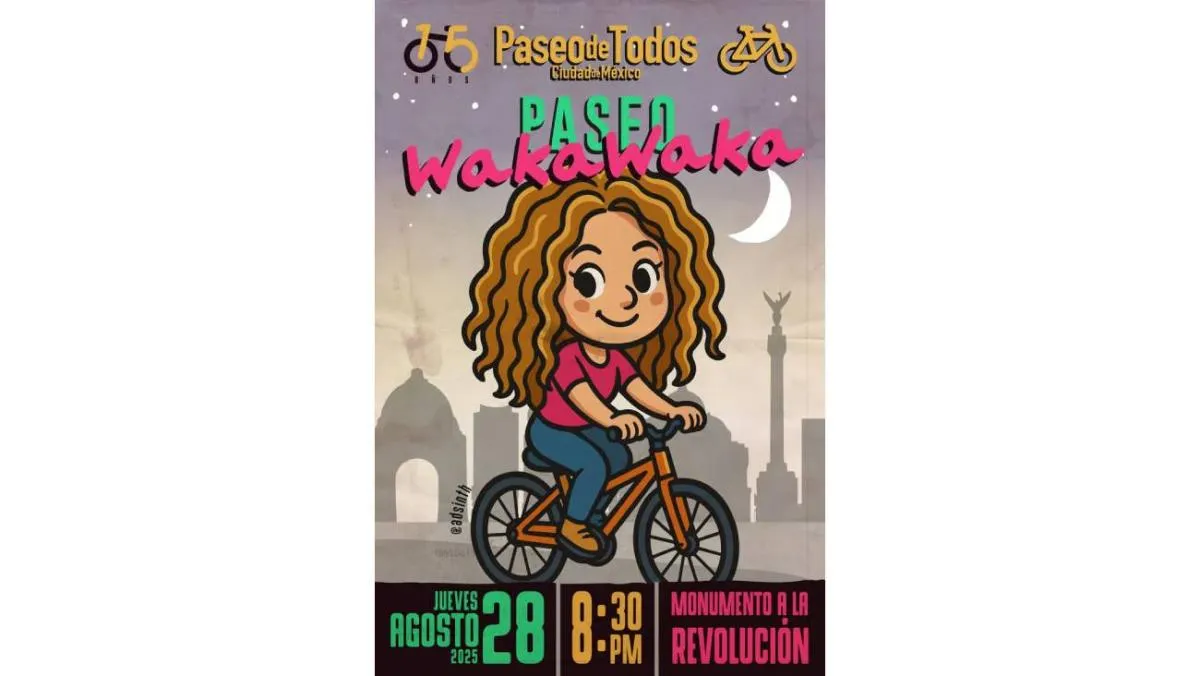 La salida se programó a las 20:30 horas y, como ya es costumbre, el arranque desde el Monumento a la Revolución. / Paseo de Todos