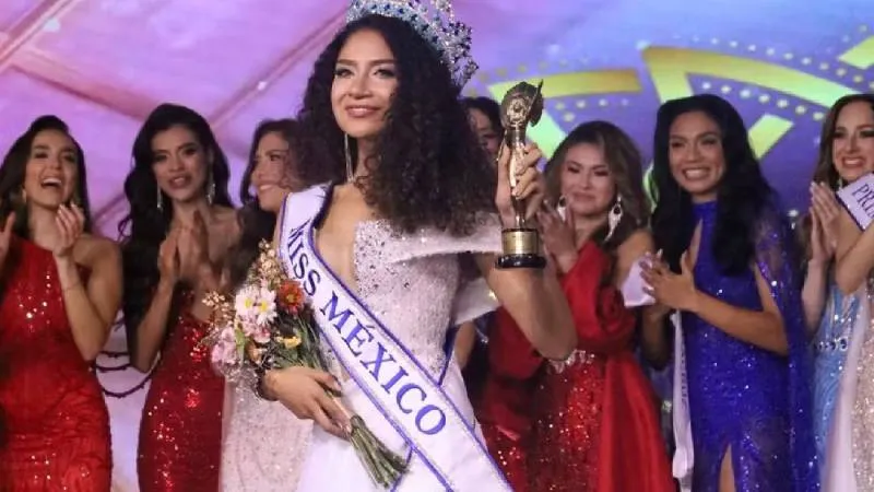 Cassandra García Olea fue coronada como Miss México 2025 en una gala realizada en Monterrey./ X