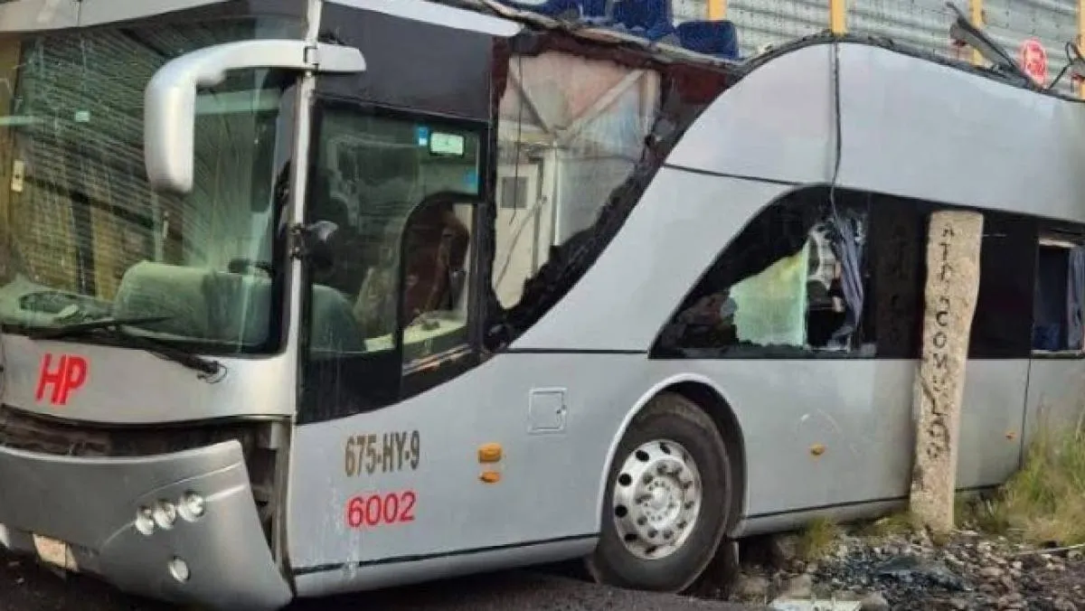 Tras el choque, el conductor huyó del lugar, lo que llevó a las autoridades a emitir una orden de aprehensión. / RS