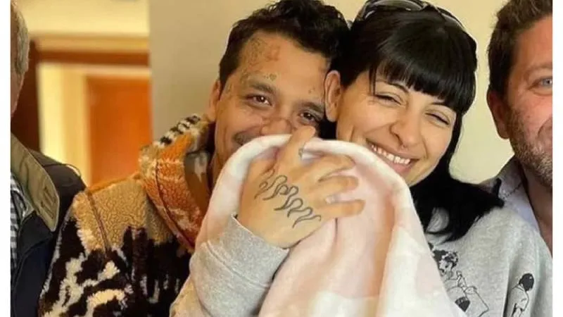 Christian Nodal presentó una demanda en Jalisco en la que detalla pagos y desacuerdos con Cazzu sobre su hija Inti./ IG