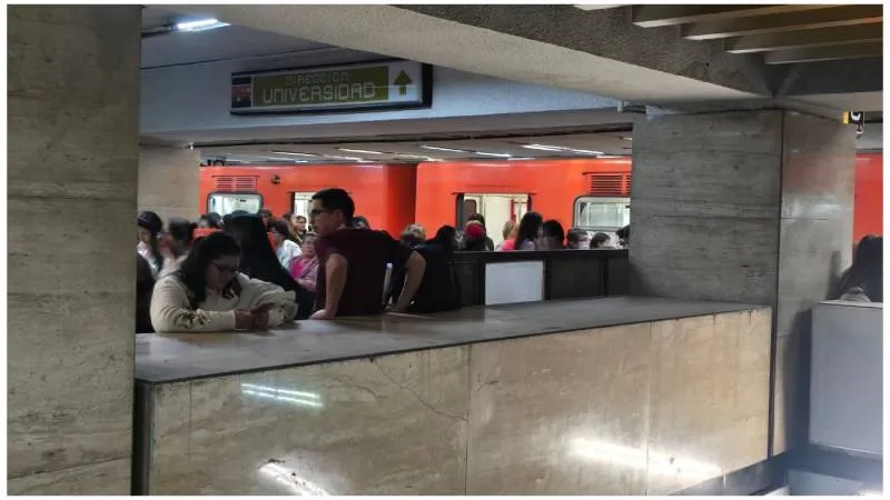 Andenes llenos y filas extensas se registraron en estaciones como Etiopía y Balderas./ X