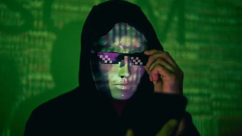 Expertos advierten que Sturnus puede leer mensajes, registrar teclas y operar en segundo plano sin ser detectado./ Pixabay