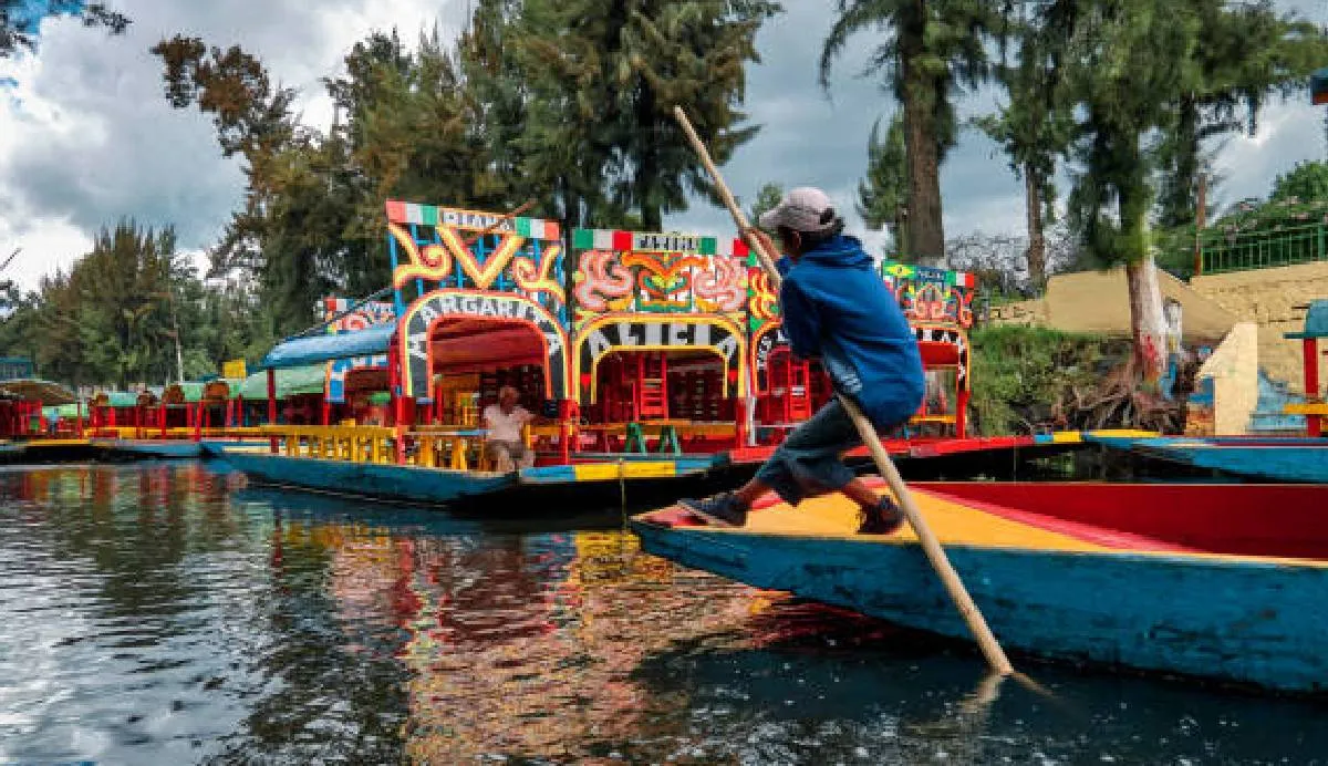 Rescataron a 30 personas varadas en trajinera / iStock