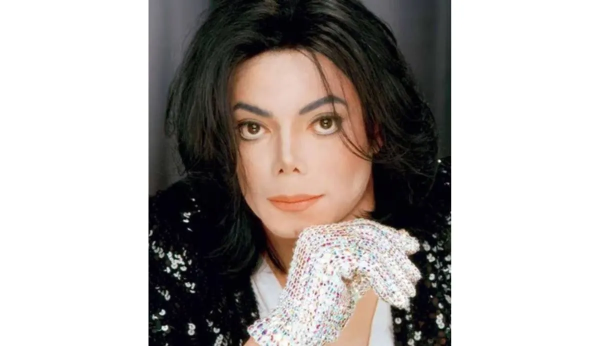 Una simple prenda como un calcetín puede convertirse en objeto de culto cuando pertenece a una leyenda como Michael Jackson / Redes sociales