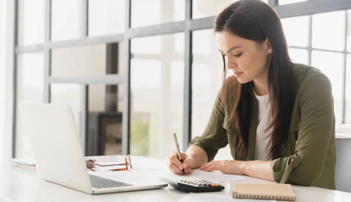 La DIOT permite reportar al SAT las transacciones con proveedores realizadas por personas físicas y morales | iStock