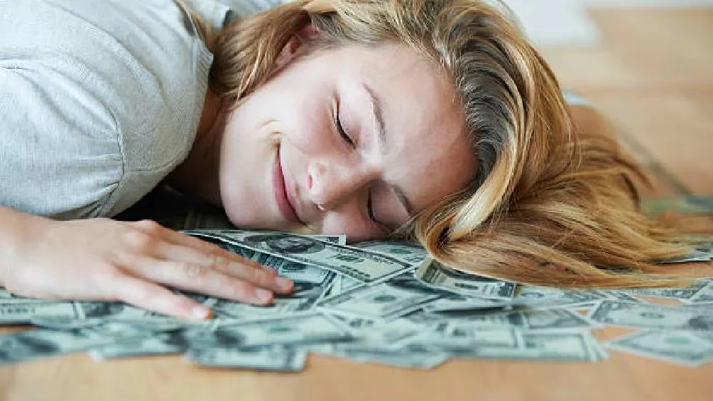 De acuerdo con especialistas en bienestar y finanzas personales, el dinero puede influir de forma positiva. / Pixabay