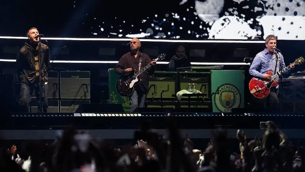 La fuerza instó a cualquier persona que haya visto lo ocurrido o lo haya captado en video con su teléfono a contactar a la policía./ X