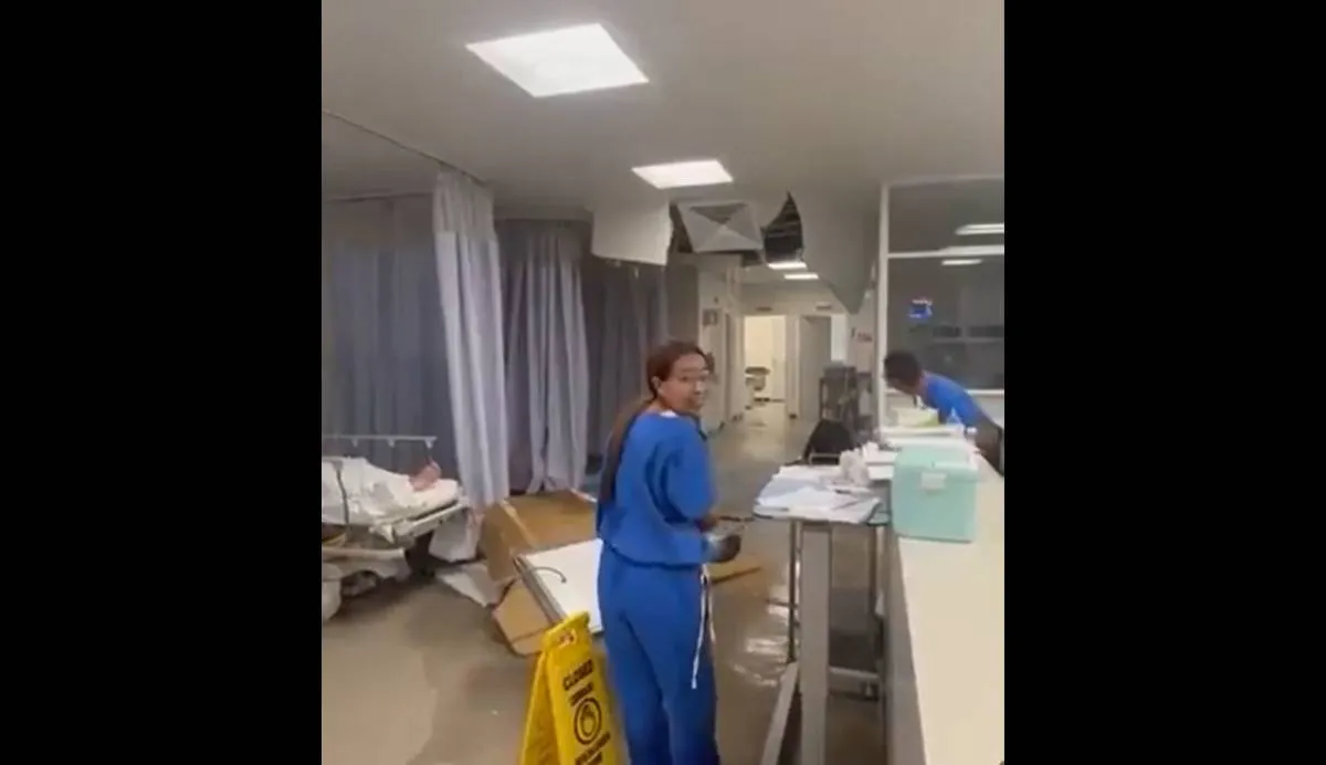 Se desploma parte del techo en el Hospital de Ixtapaluca, Edomex | Captura de pantalla