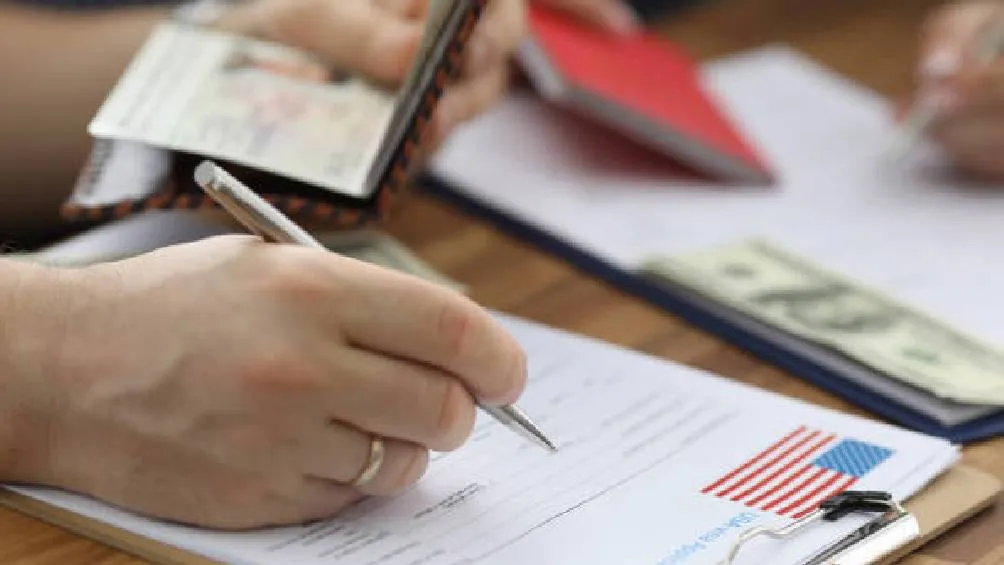 Con la nueva norma, el trámite será más largo y exigirá la presencia física del solicitante./ Pixabay