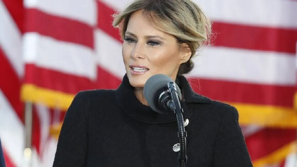 Versiones oficiales señalan que Melania y Donald Trump se conocieron en 1998, durante una fiesta en la Semana de la Moda de Nueva York. / AP