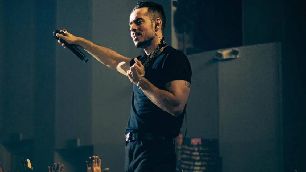 Además, el cantante ha prometido un repertorio que incluirá tanto sus éxitos como solista como algunos temas icónicos de su etapa con Pxndx. / FB: José Madero