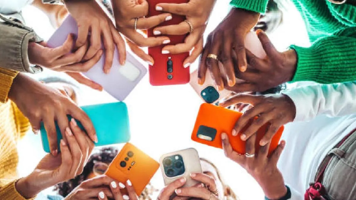 Durante las sesiones, los usuarios contarán con nuevas herramientas de interacción: podrán “levantar la mano” para pedir la palabra sin interrumpir. / Pixabay