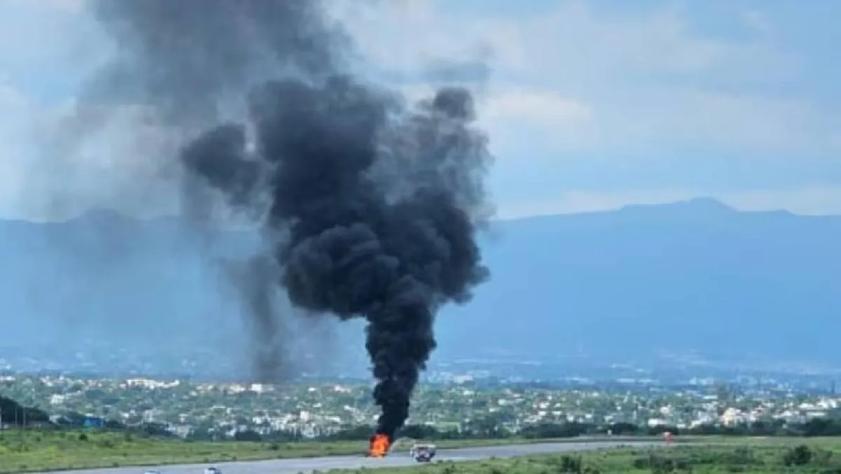 Ambos fueron auxiliados en el lugar por cuerpos de emergencia y trasladados a un hospital,/ RS