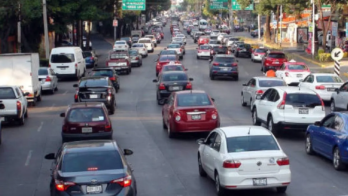 Las autoridades recordaron que los vehículos con engomado rosa y rojo deberán cumplir con el trámite. / Pixabay