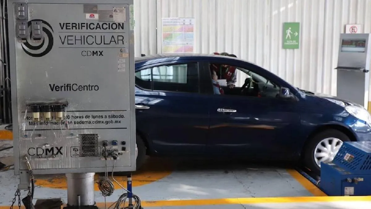 Al acudir al verificentro es obligatorio presentar identificación oficial, tarjeta de circulación. / RS