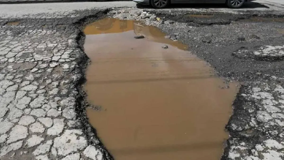 Cada noche se aplicarán entre 4 000 y 6 000 toneladas de asfalto, con cierres de vialidades a partir de las 22:00 horas por seguridad. / RS