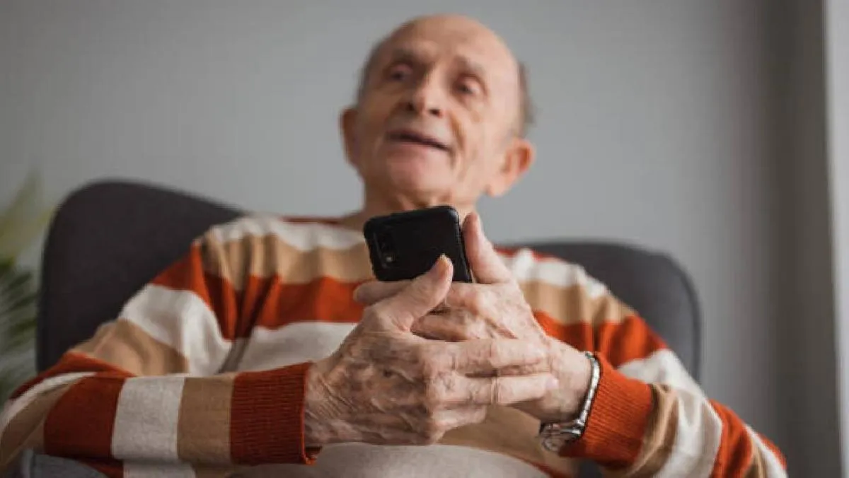 Una felicitación creativa en redes sociales también es una forma moderna de demostrar cariño/iStock