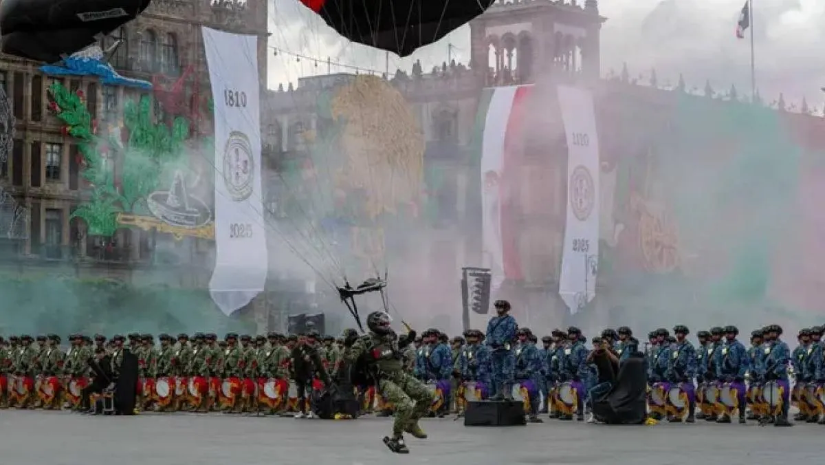 La mandataria destacó que el desfile es un recordatorio de la soberanía nacional y de la memoria histórica de México. / Gobierno de México