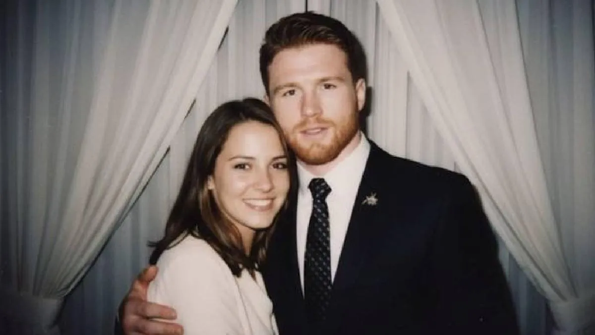 El procedimiento consiste en subir una selfie, elegir a la celebridad y obtener en segundos una imagen con efecto vintage./ RS