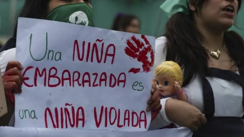 Los colectivos convocantes también enfatizan la importancia de la educación sexual integral y el acceso a información confiable . / AP