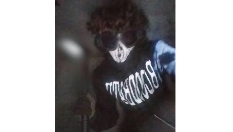 El caso de Lex es muy parecido: atacó a su compañero en un estacionamiento y también se identificaba con el grupo incel. / @adnnoticiasmx