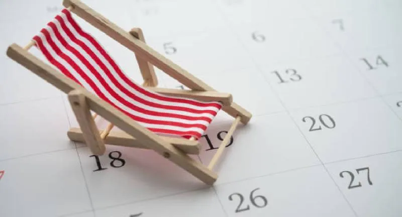 La LFT no contempla la acumulación indefinida de días; esta posibilidad depende de la política interna de cada empresa. / Pixabay