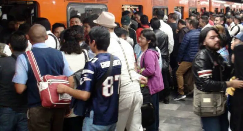 Entre las causas más frecuentes destacan el exceso de usuarios en horas pico. / Pixabay