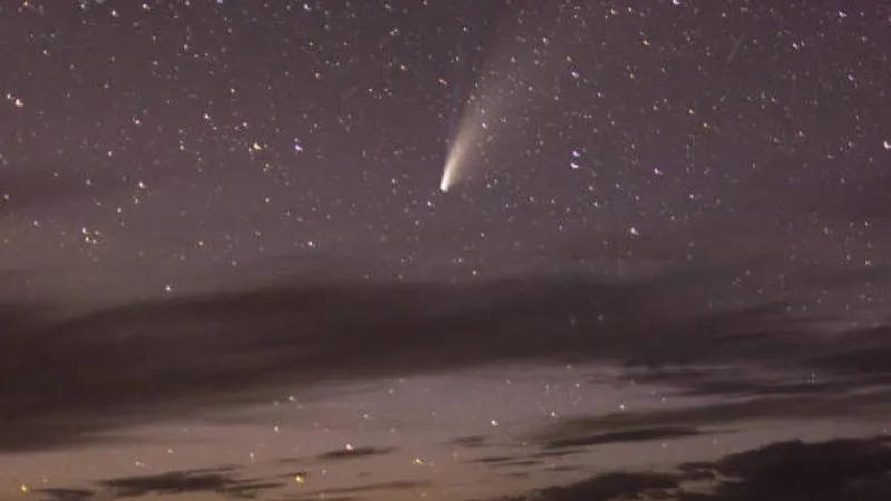 Los cometas están compuestos principalmente de polvo y hielo, y al acercarse al Sol./ Pixabay