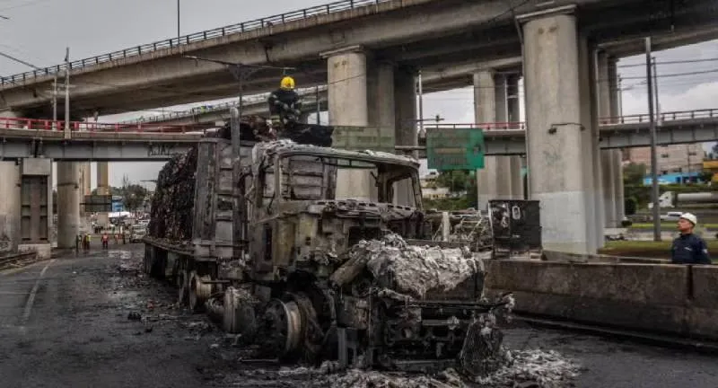 El límite de velocidad será de 30km/h para todas las unidades que trasladen sustancias peligrosas/Redes sociales