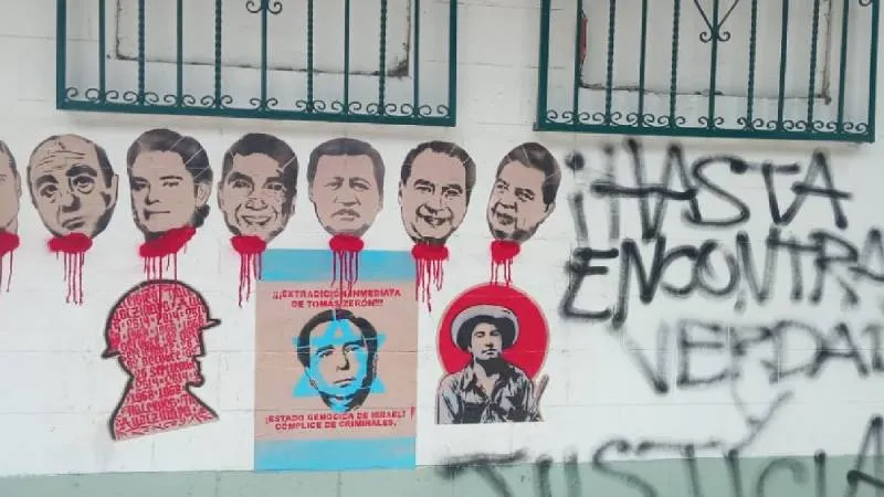 El caso de Ayotzinapa sigue siendo un referente en México sobre desapariciones forzadas y derechos humanos. / @maquinasoldado1