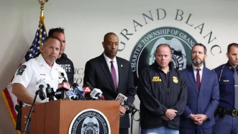 El Departamento de Policía de Michigan detalló que se trabaja en esclarecer los motivos. / AP