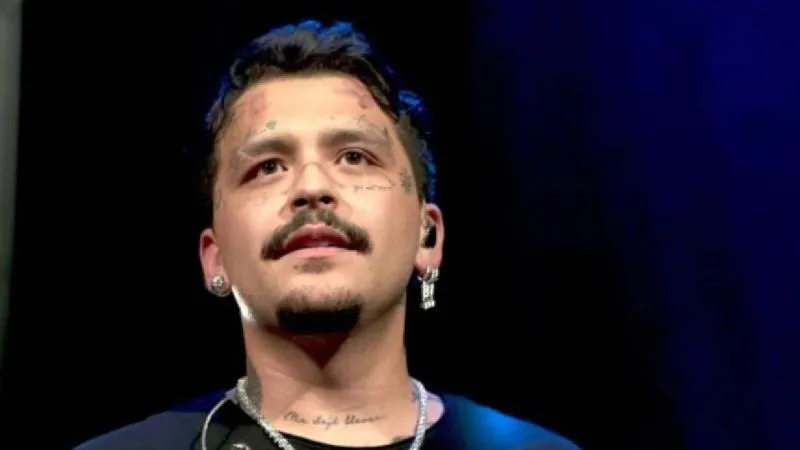 El intérprete de música regional mexicana expresó su molestia. / RS