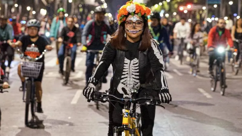 A lo largo del trayecto, los asistentes podrán escuchar relatos de apariciones, sucesos inexplicables y misterios, / X