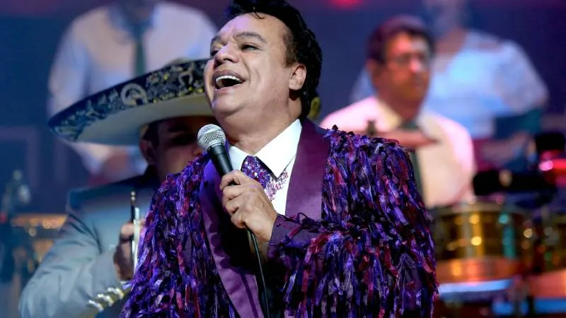 Desde la muerte de Juan Gabriel en 2016, han circulado diversas teorías sobre su supuesta supervivencia. / X